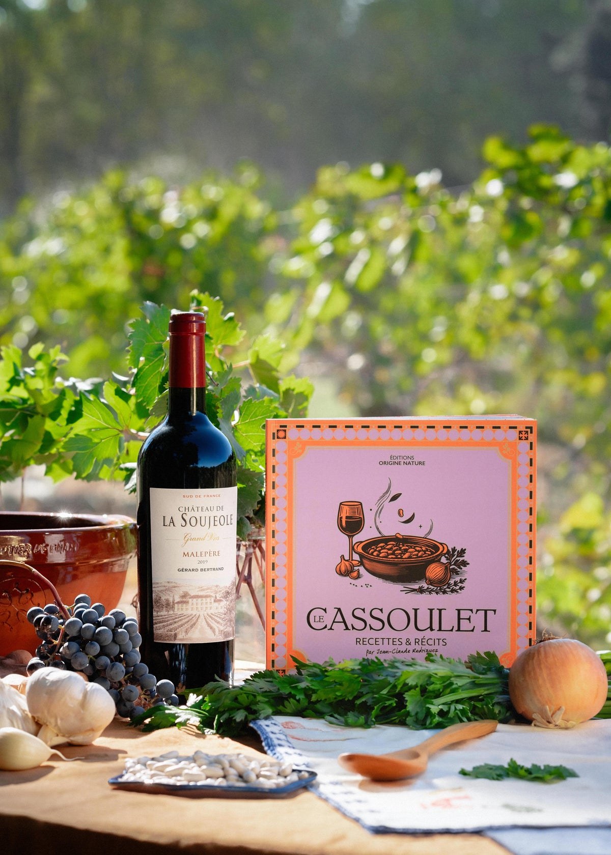 Coffret Cadeau Livre Le Cassoulet Recettes et Récits et Château de la Soujeole Grand Vin rouge - Gérard Bertrand 