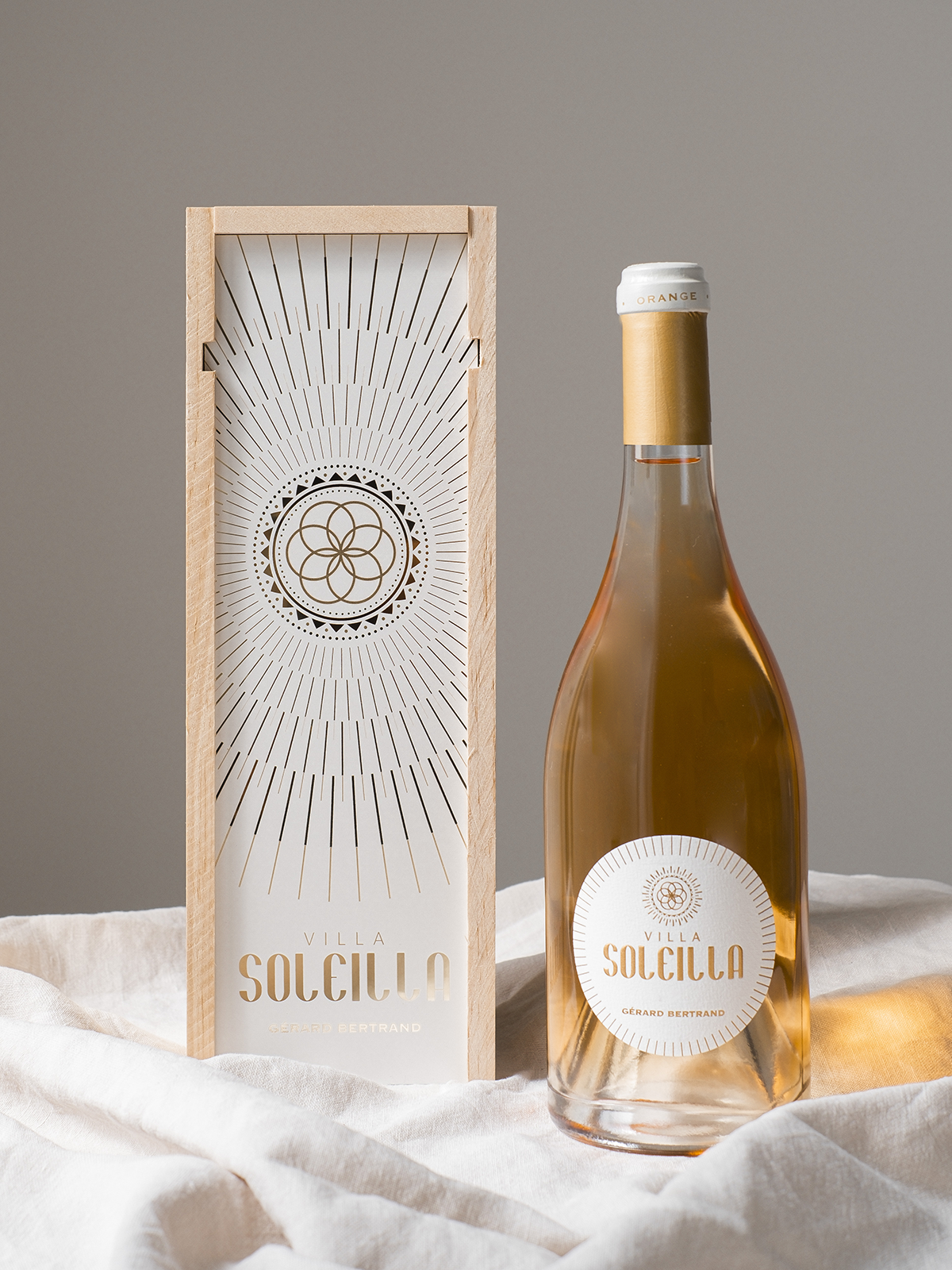 Villa Soleilla Coffret 2022 houten kist 6 flessen 75cl biodynamische oranje wijn - Gérard Bertrand 